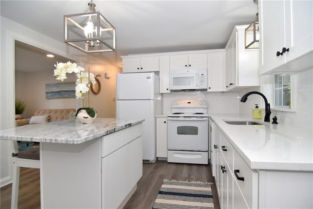 Multi Family at 194 South Pier Road, Narragansett, photo 9 of 30