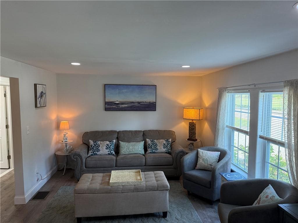 Multi Family at 194 South Pier Road, Narragansett, photo 19 of 30