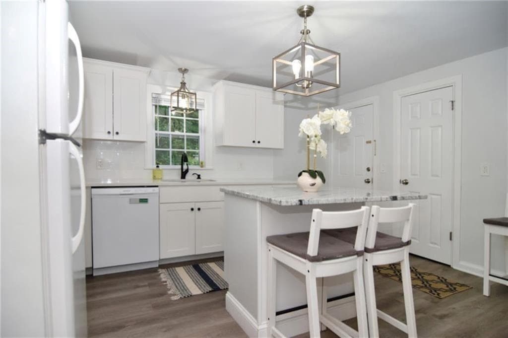 Multi Family at 194 South Pier Road, Narragansett, photo 8 of 30