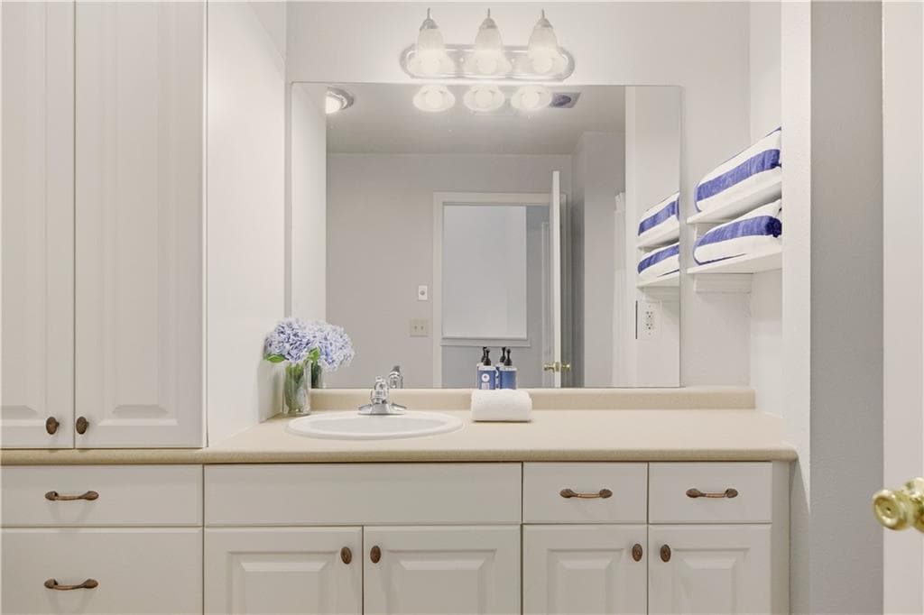 Condominium at 150 Bay View Drive UNIT 2, Jamestown, photo 10 of 22