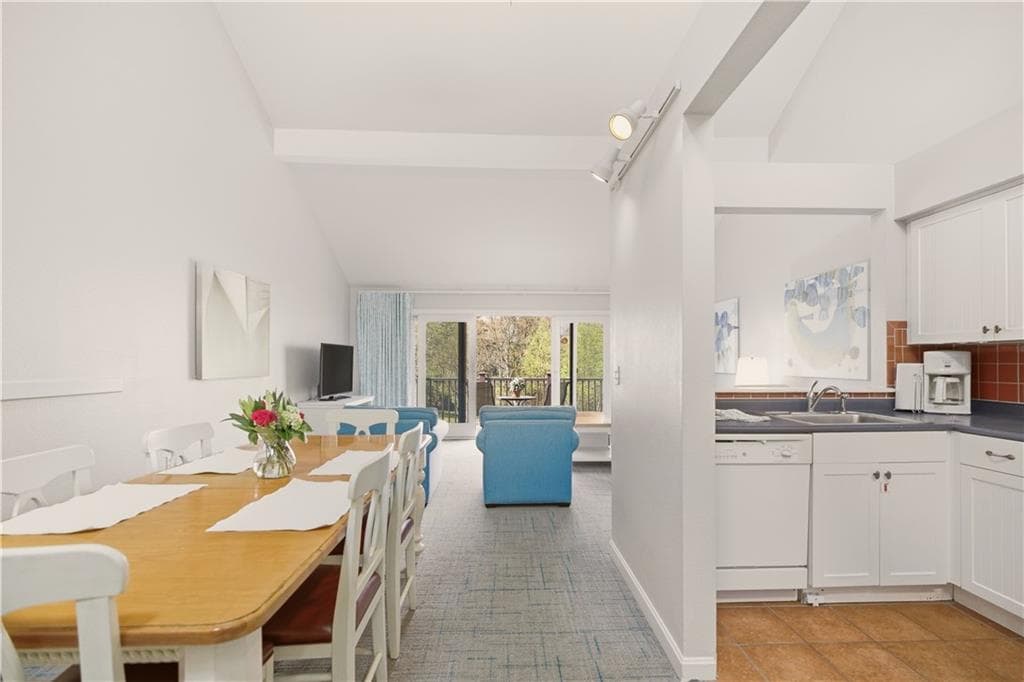 Condominium at 150 Bay View Drive UNIT 2, Jamestown, photo 4 of 22