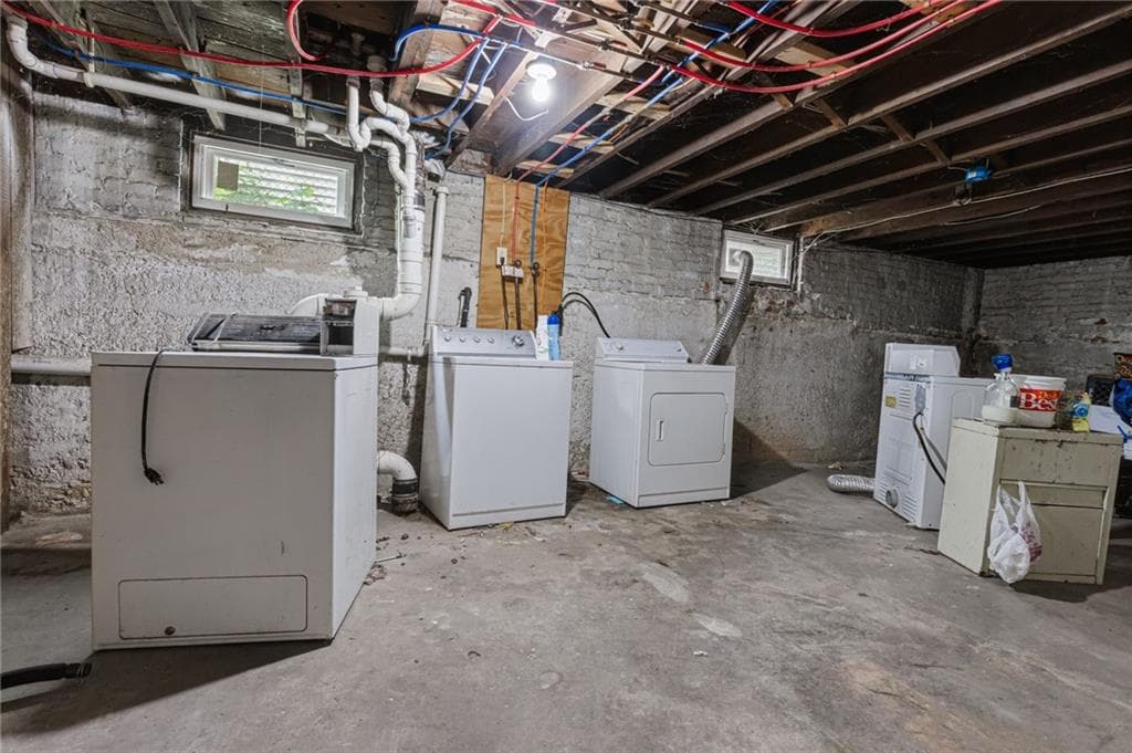 Multi Family at 72 Academy Avenue, Providence, photo 23 of 29