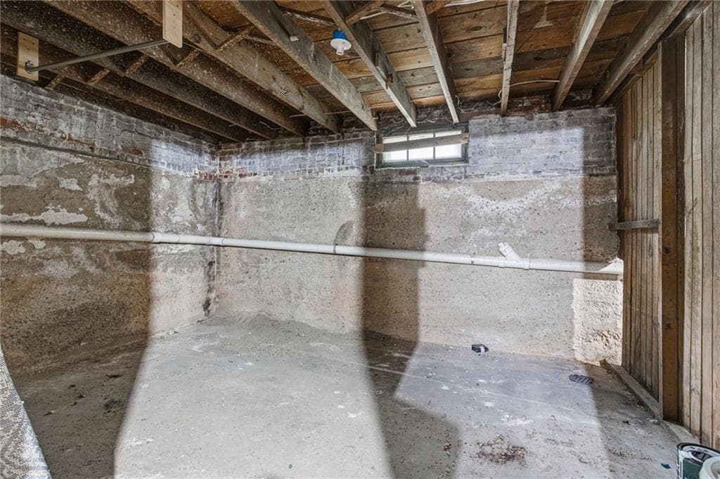 Multi Family at 72 Academy Avenue, Providence, photo 22 of 29