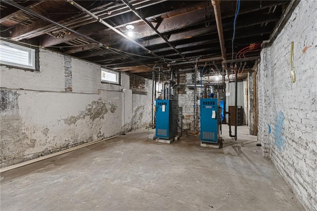 Multi Family at 72 Academy Avenue, Providence, photo 24 of 29