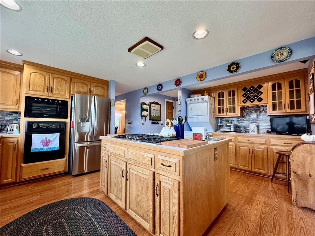 Single Family Residence at 71 Wolcott Avenue, Stonington, photo 19 of 42