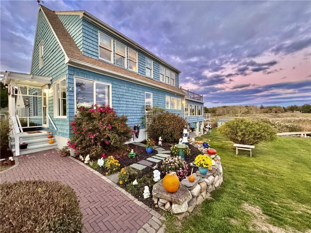 Single Family Residence at 71 Wolcott Avenue, Stonington, photo 4 of 42