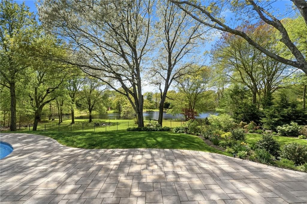 219 West Reach Drive photo 9