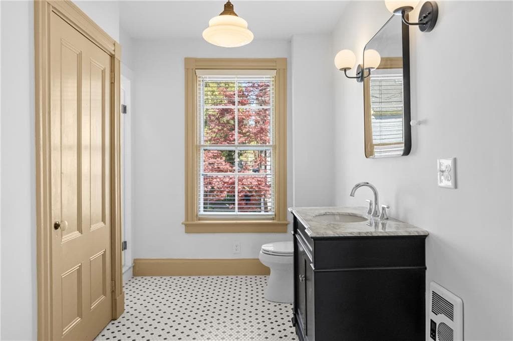 18 Barney Street UNIT 2 photo 10