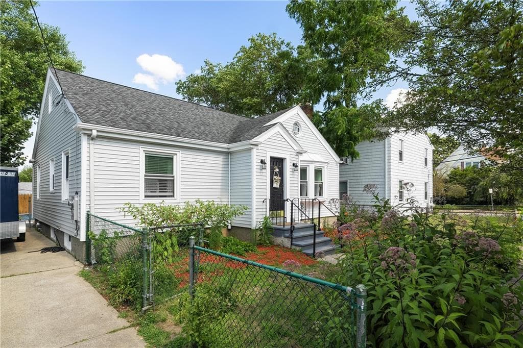 70 Brewster Street photo 3