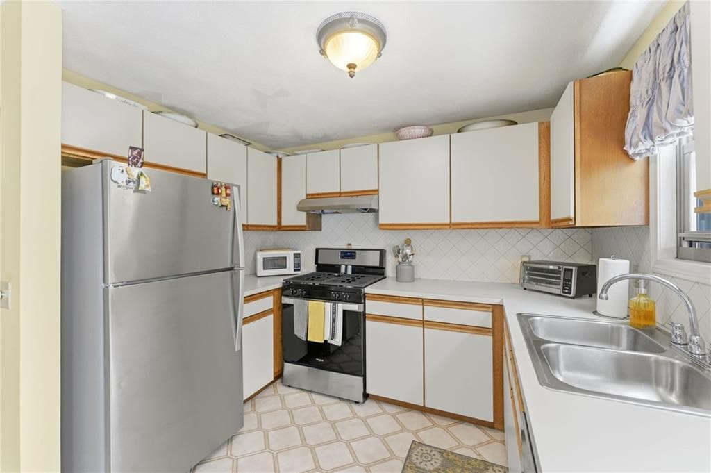 Condominium at 63 Esmond Street UNIT A, Smithfield, photo 4 of 19