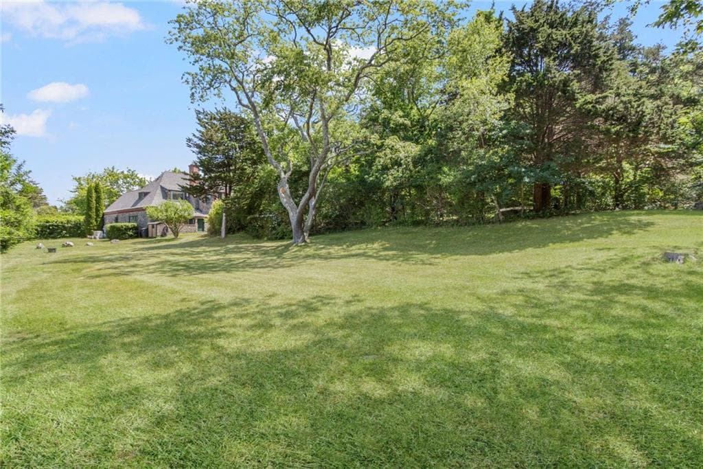 345 Highland Drive photo 4