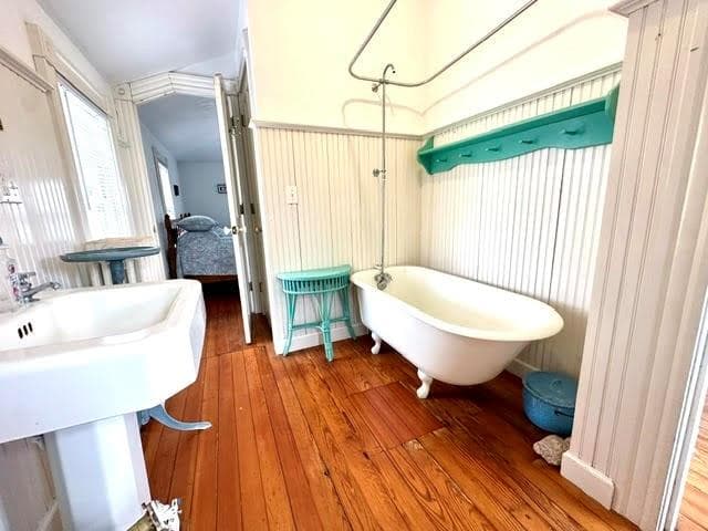 545 Center Road photo 20