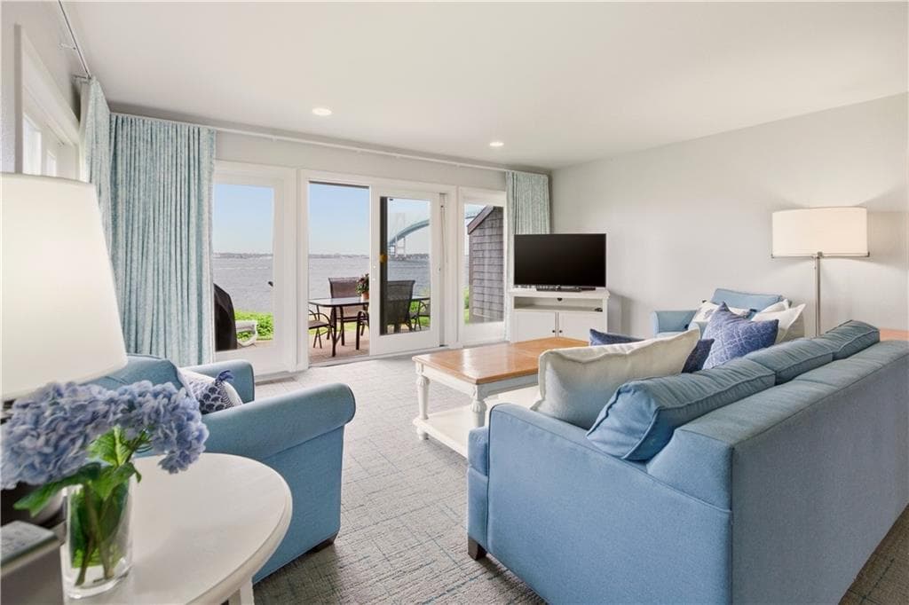 150 Bay View Drive UNIT 14 photo 4