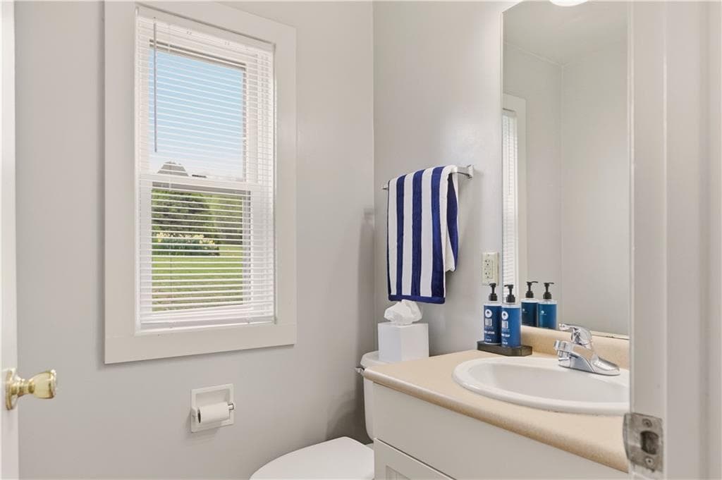 150 Bay View Drive UNIT 19 photo 8
