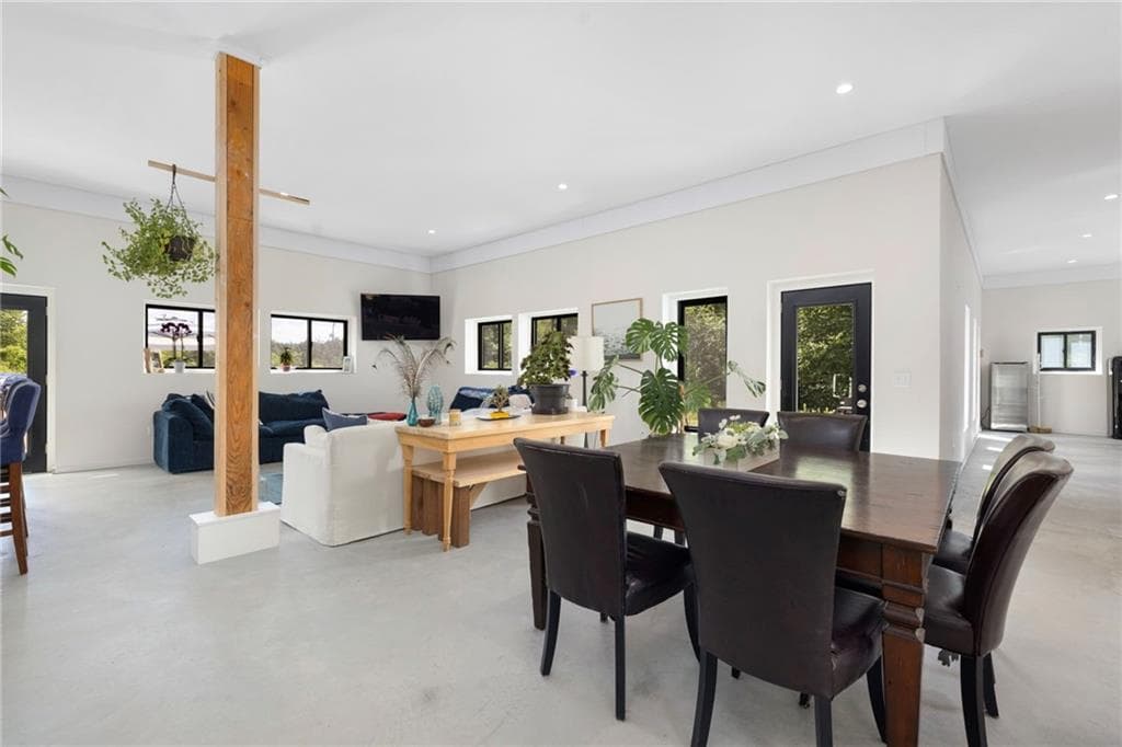 Single Family Residence at 10 Bucknam Road, Richmond, photo 8 of 35