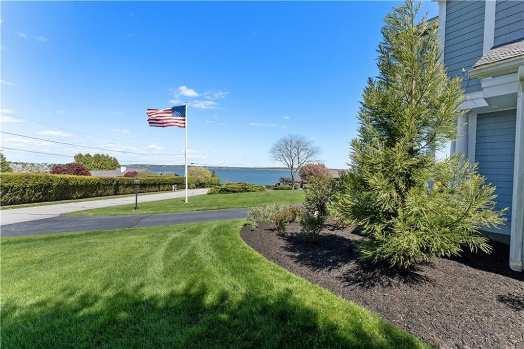 75 N Cliff Drive photo 10