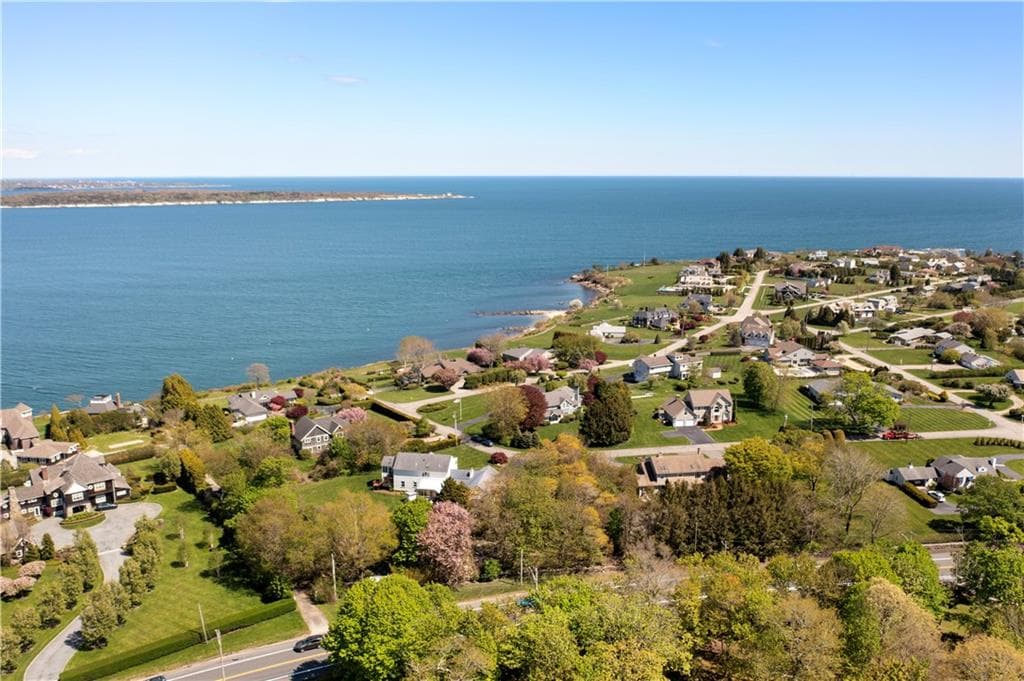 75 N Cliff Drive photo 4