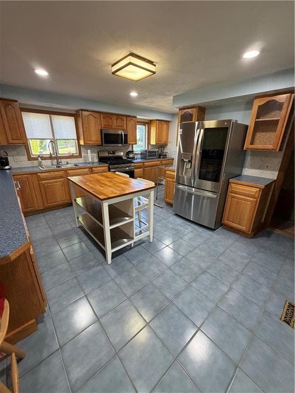 Single Family Residence at 45 Pinewood Drive, North Providence, photo 5 of 33