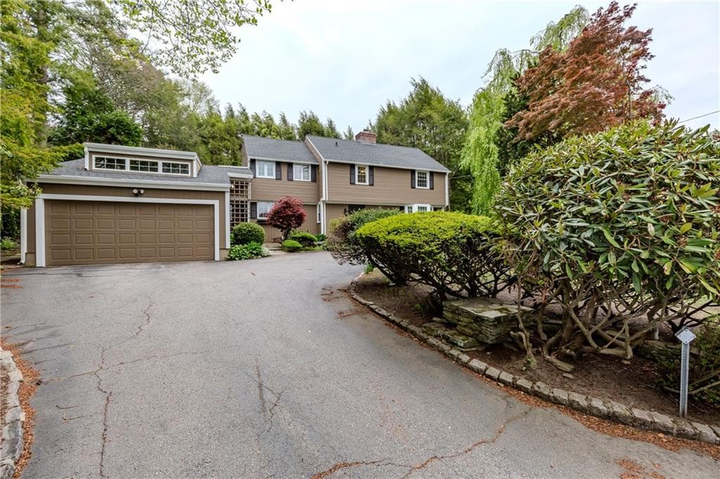Single Family Residence at 7 White Birch Road, Cranston, photo 2 of 45