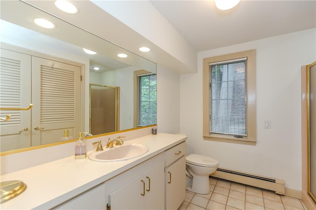 Single Family Residence at 7 White Birch Road, Cranston, photo 6 of 45