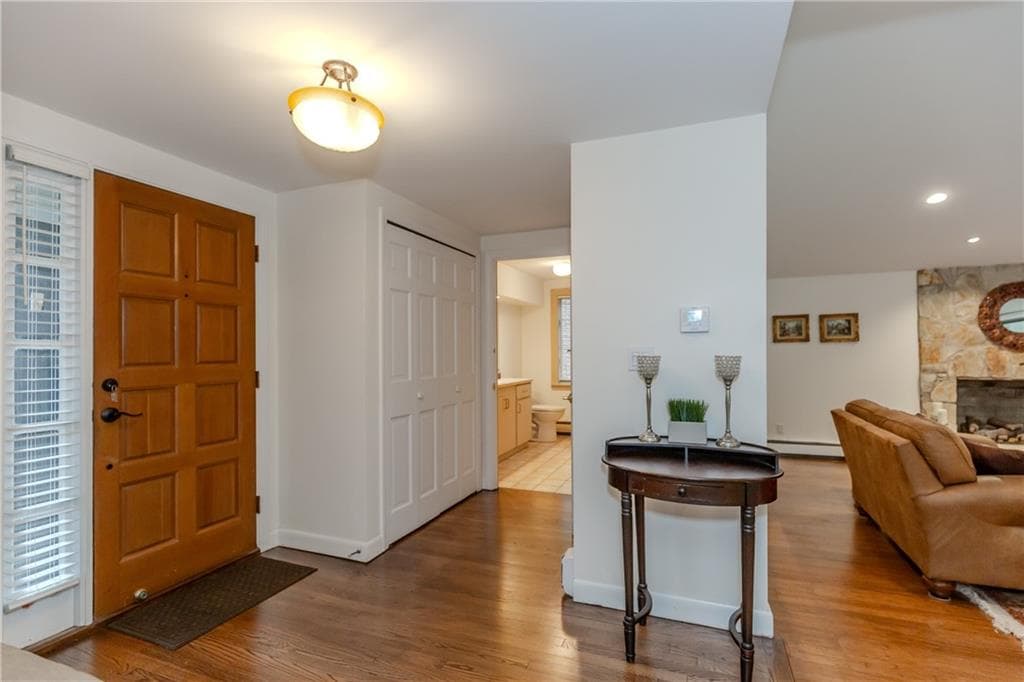 Single Family Residence at 7 White Birch Road, Cranston, photo 5 of 45