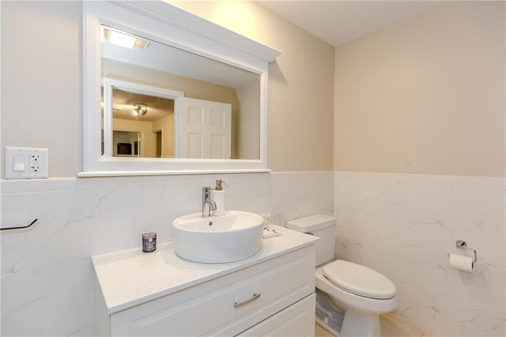 Single Family Residence at 7 White Birch Road, Cranston, photo 29 of 45