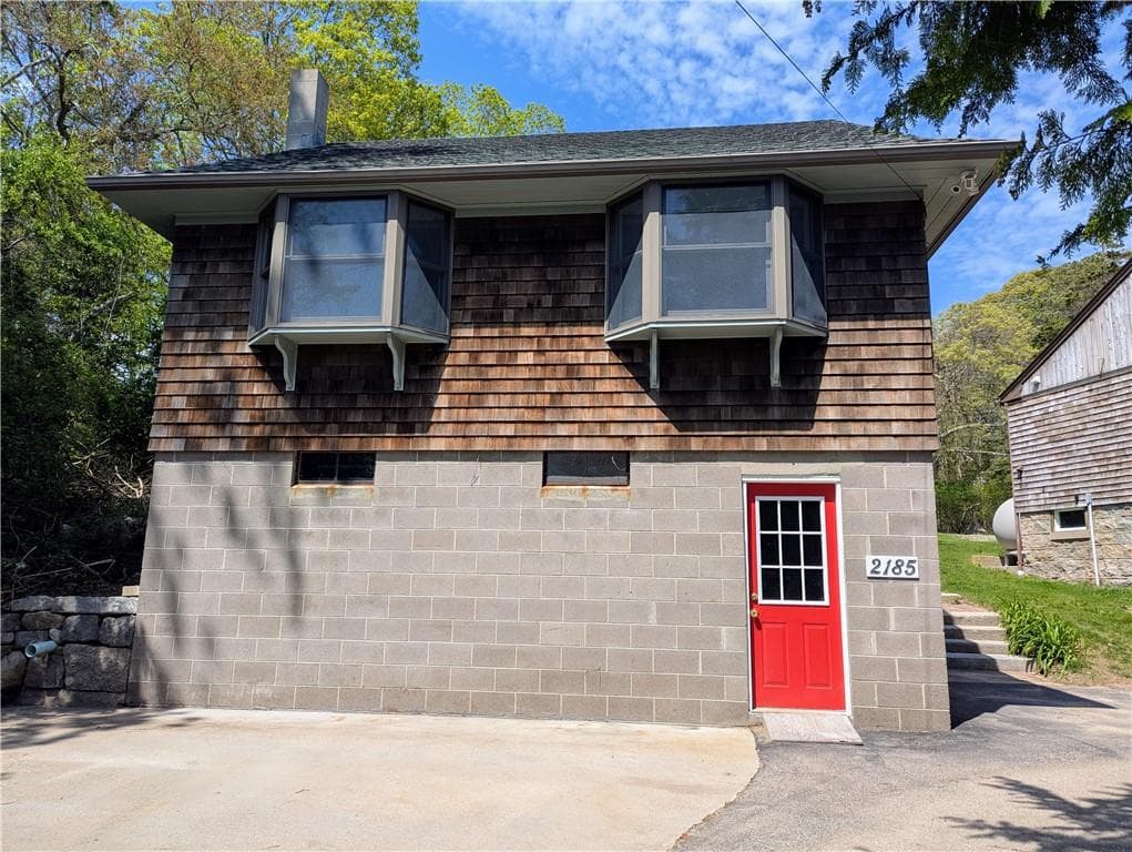 Single Family Residence at 2185 Post Road, South Kingstown, photo 26 of 37