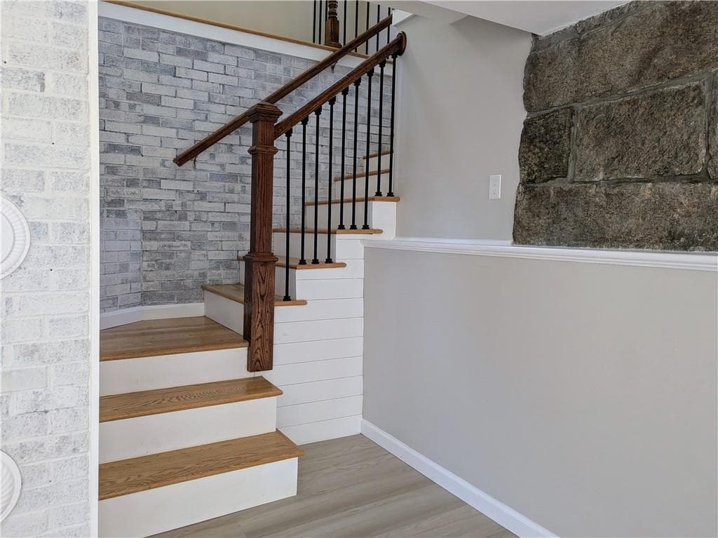 Single Family Residence at 2185 Post Road, South Kingstown, photo 18 of 37