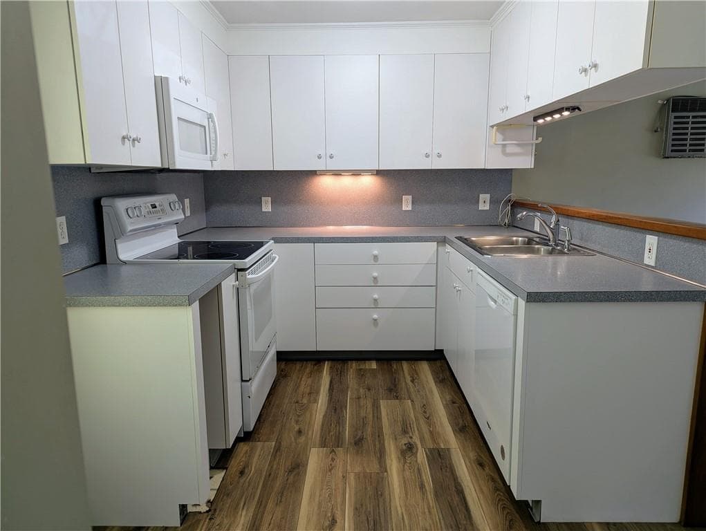 Multi Family at 2185 A/B Post Road, South Kingstown, photo 27 of 35