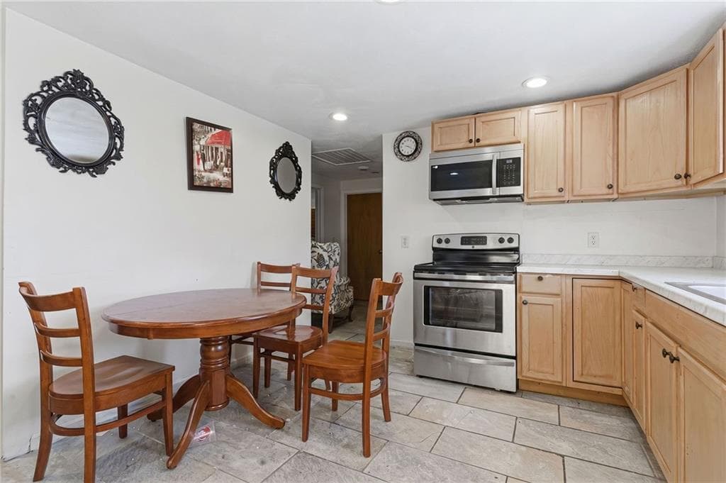 Single Family Residence at 4 Rosemont Avenue, Johnston, photo 14 of 37
