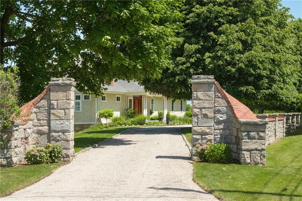 4 Foster Cove Road photo 2