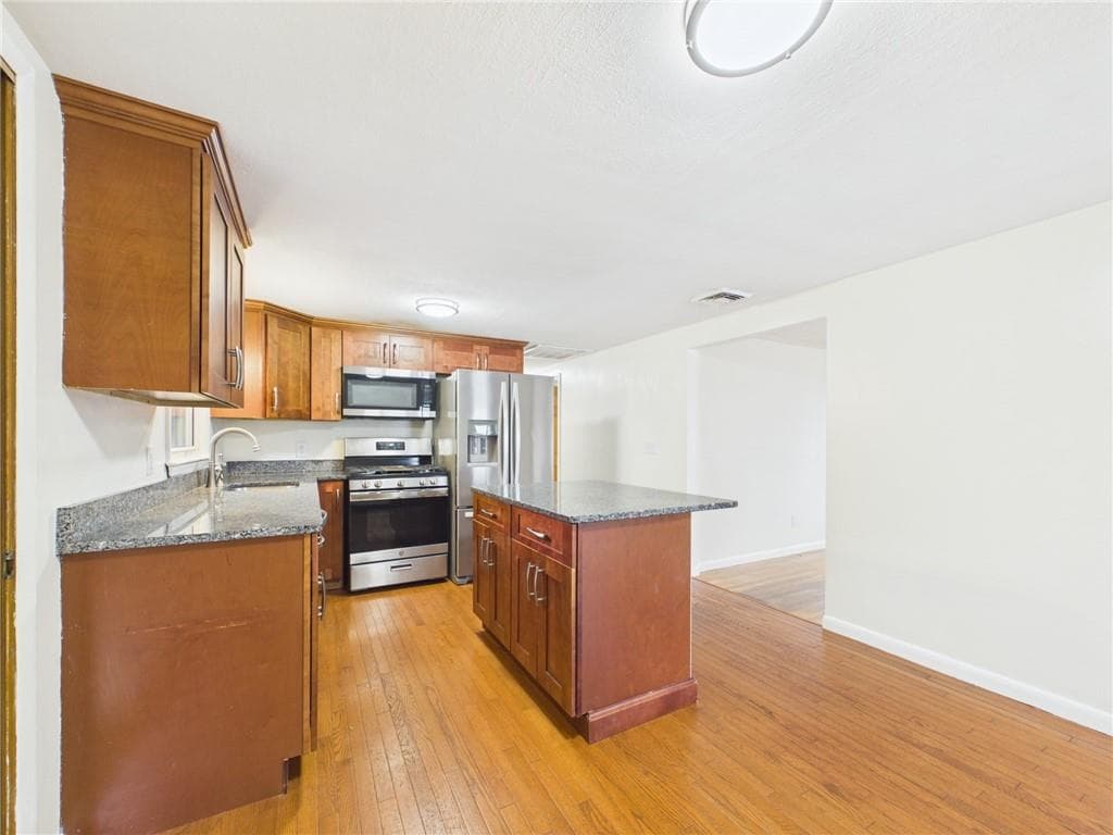 Single Family Residence at 90 Jacksonia Drive, North Providence, photo 6 of 21
