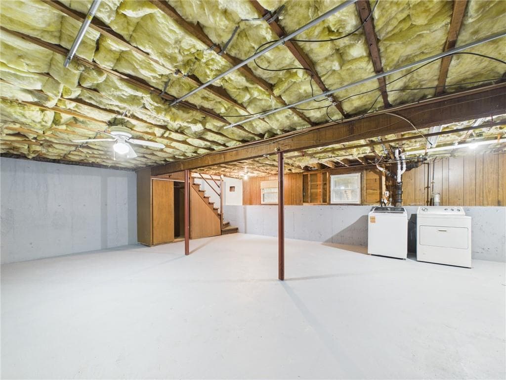 Single Family Residence at 90 Jacksonia Drive, North Providence, photo 16 of 21