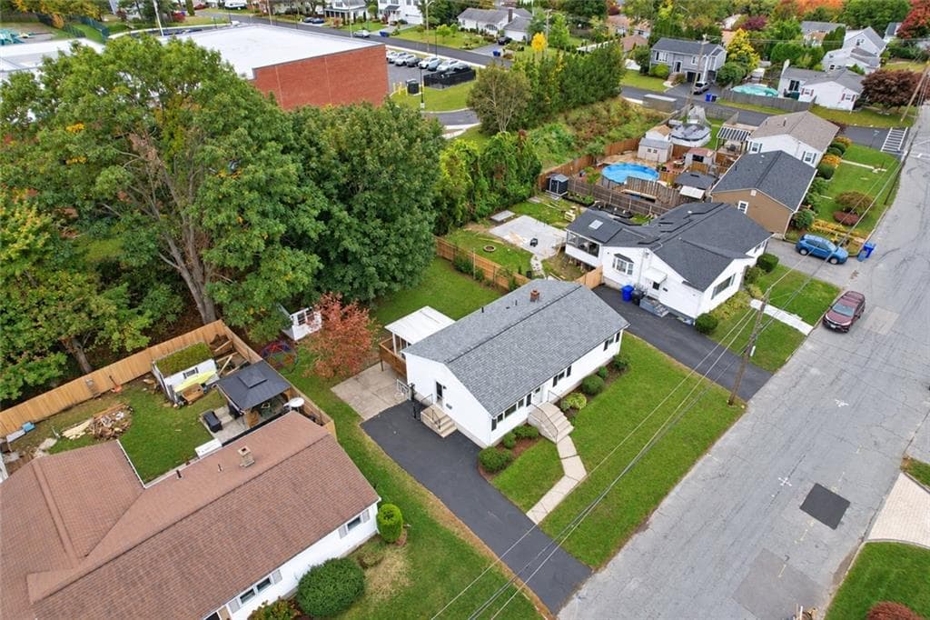 Single Family Residence at 90 Jacksonia Drive, North Providence, photo 3 of 21