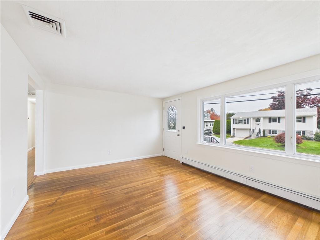Single Family Residence at 90 Jacksonia Drive, North Providence, photo 9 of 21