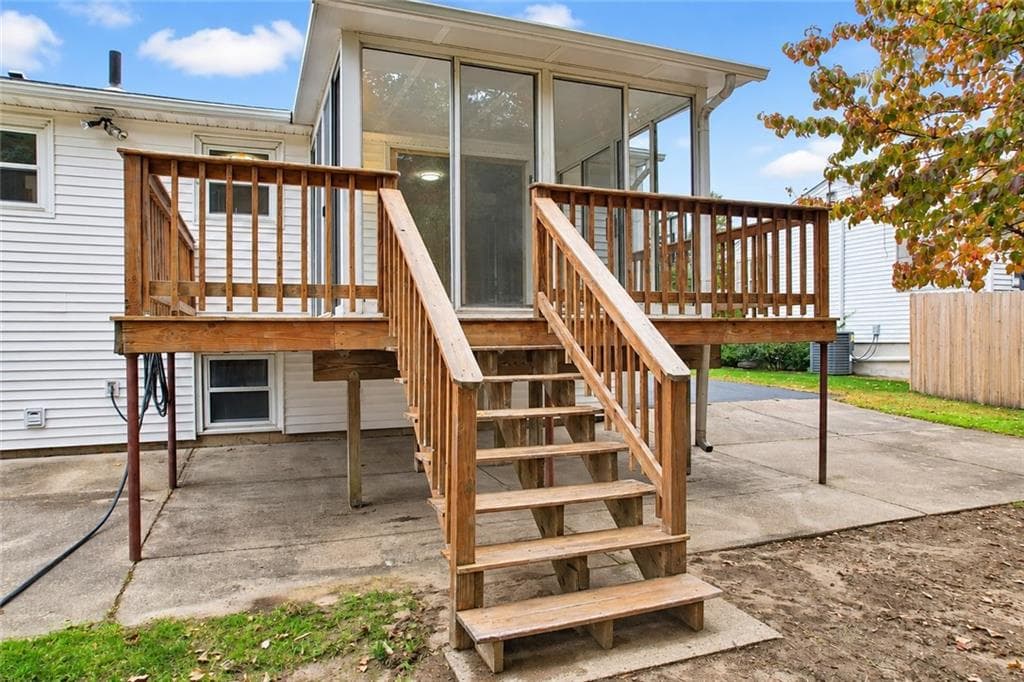 Single Family Residence at 90 Jacksonia Drive, North Providence, photo 19 of 21
