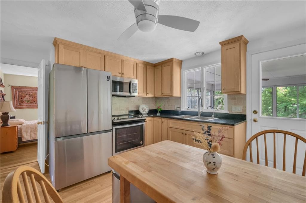 12 Howard Road photo 38