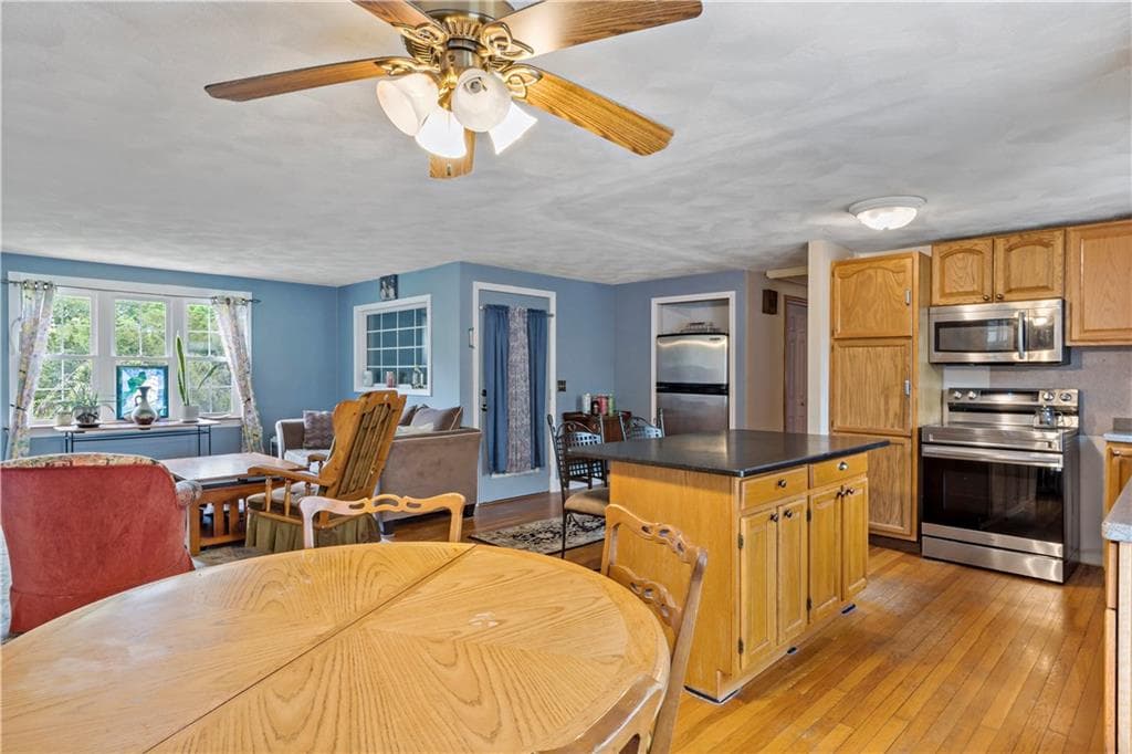 57 SHEILA Drive photo 24
