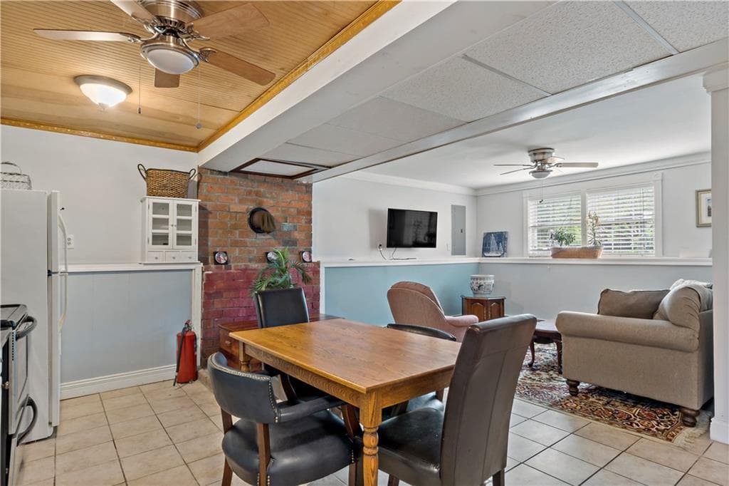 57 SHEILA Drive photo 33
