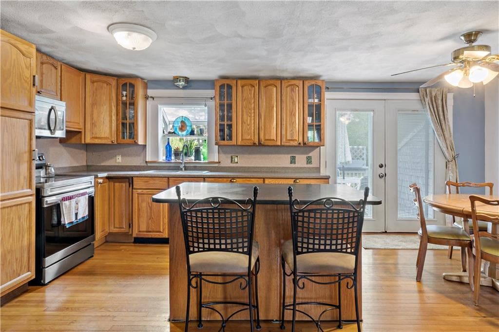 57 SHEILA Drive photo 21