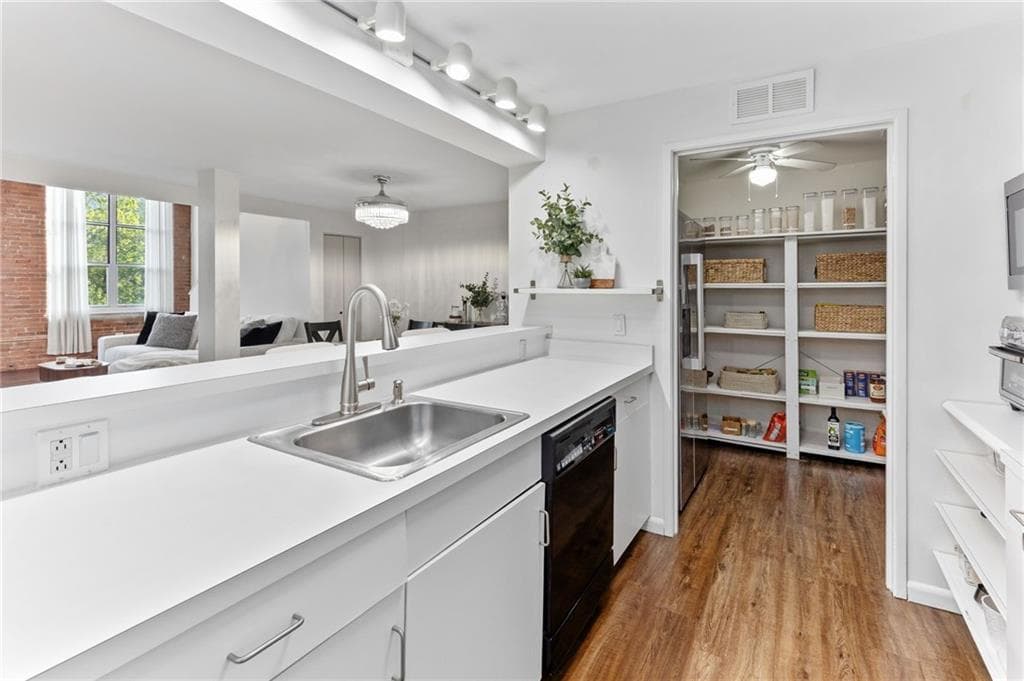 Condominium at 494 Woonasquatucket Avenue UNIT 416, North Providence, photo 12 of 43
