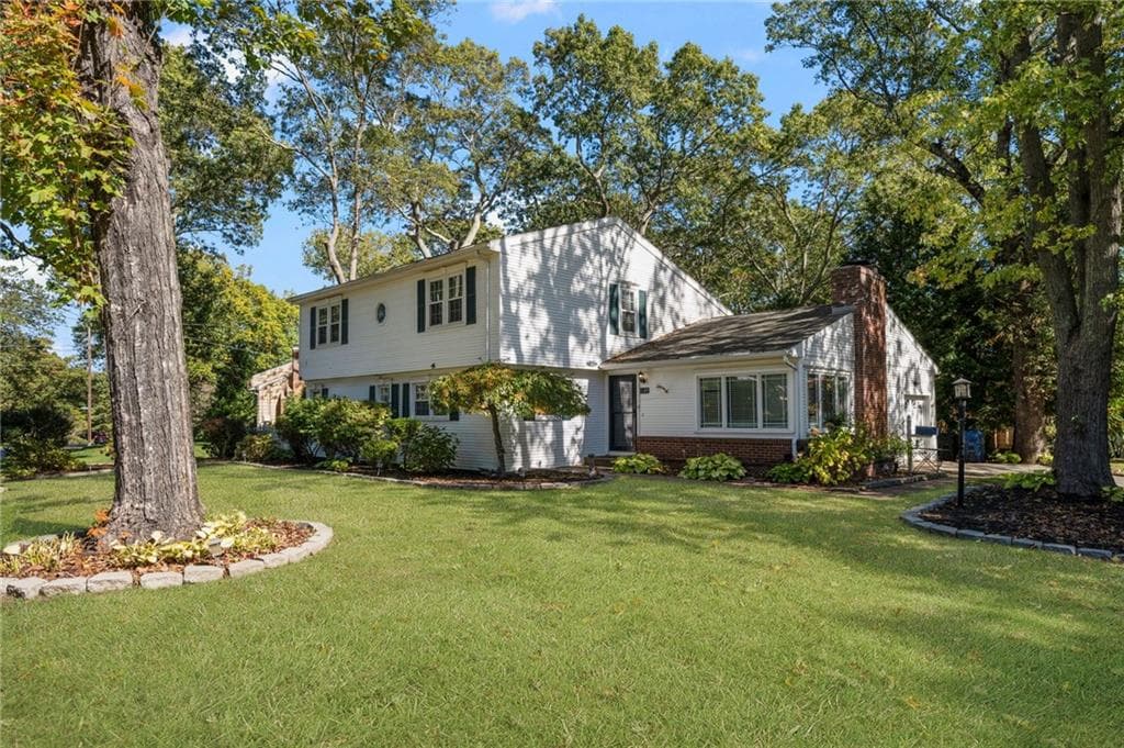 84 Hickory Drive photo 2