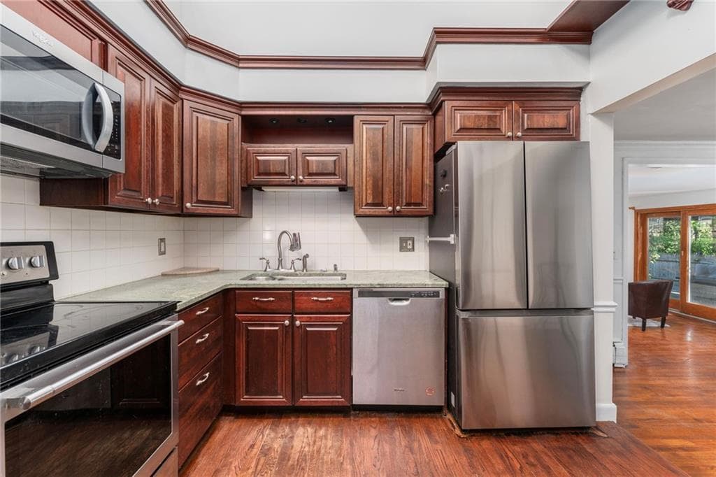 84 Hickory Drive photo 8