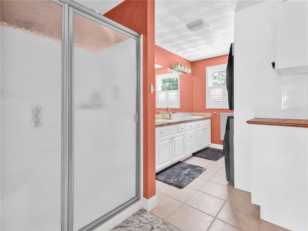 5 WEYMOUTH Lane photo 22