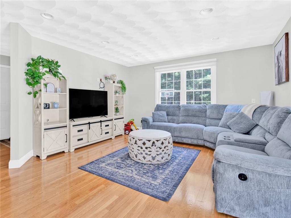 5 WEYMOUTH Lane photo 11