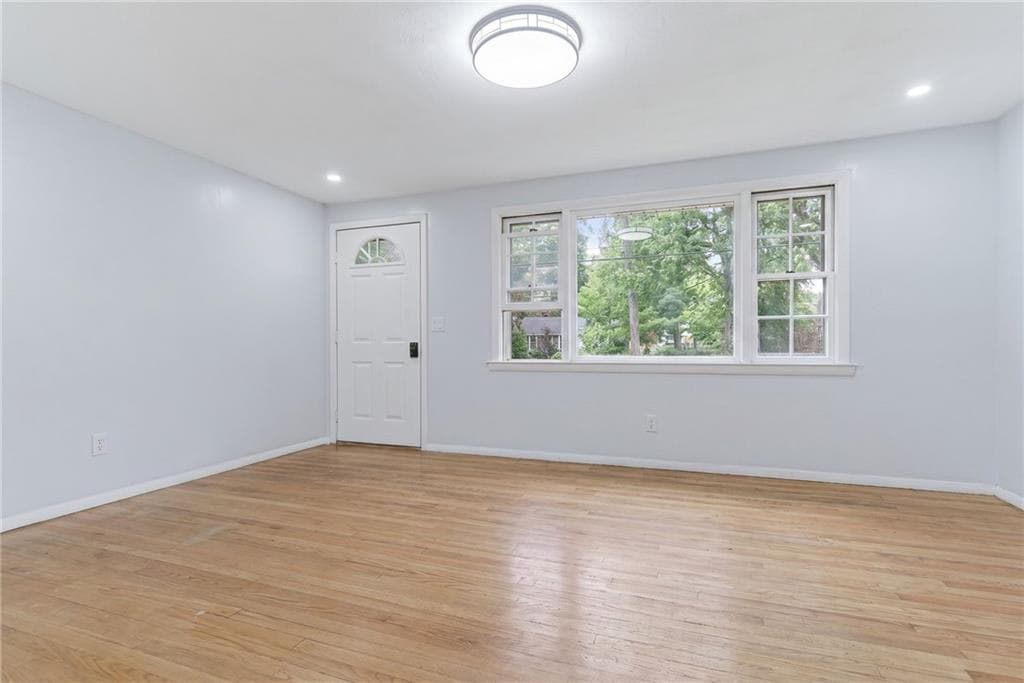 Single Family Residence at 27 Douglas Circle, Smithfield, photo 13 of 20