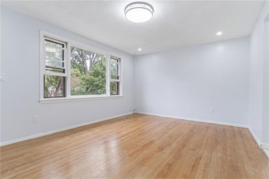 Single Family Residence at 27 Douglas Circle, Smithfield, photo 7 of 20