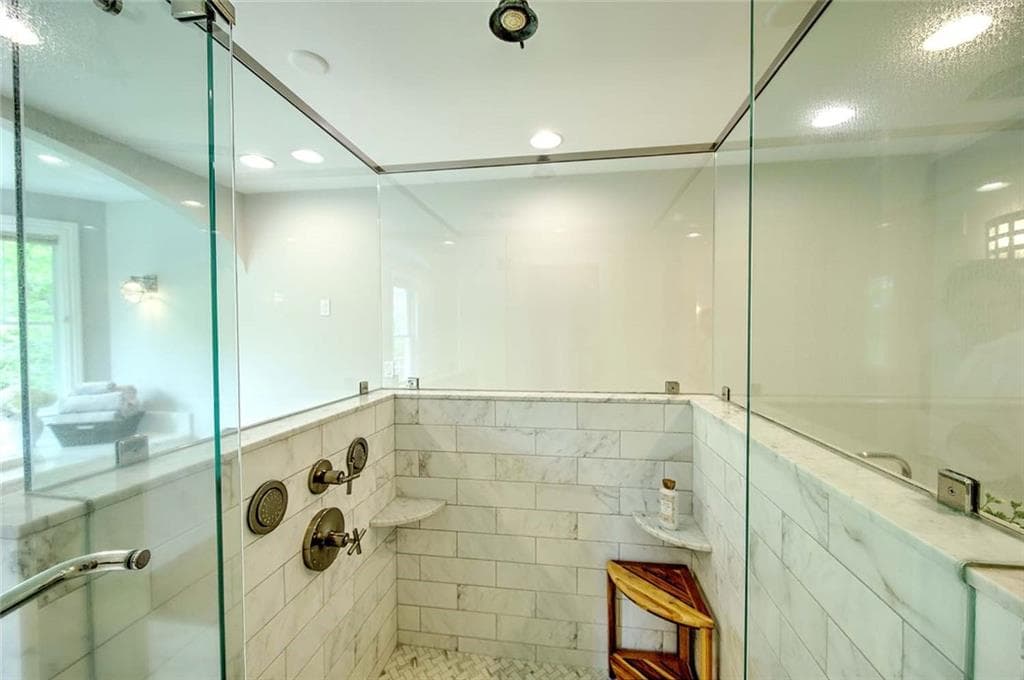 357 CONGDON Drive photo 25