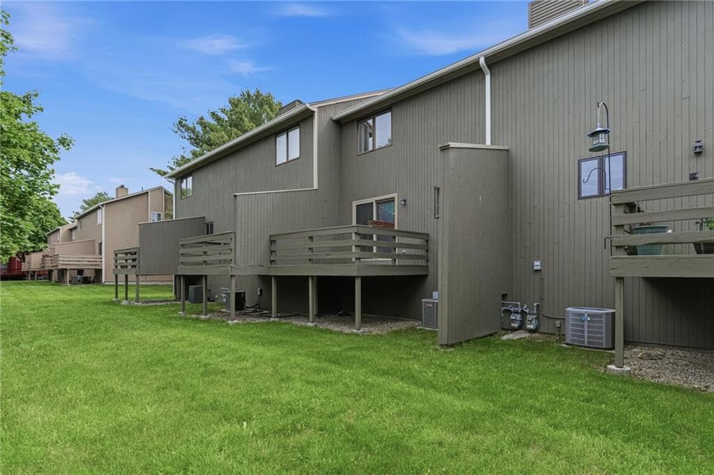 Condominium at 9 Tamarac Drive UNIT D, Smithfield, photo 32 of 35