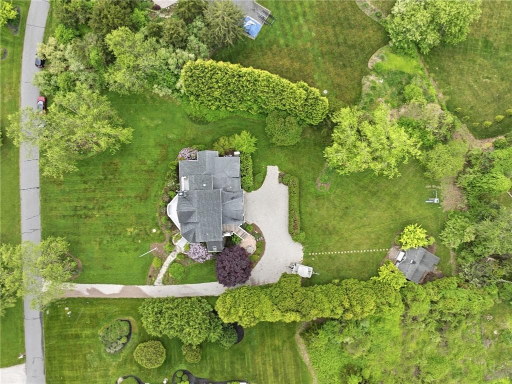 112 West Willow Lane photo 4